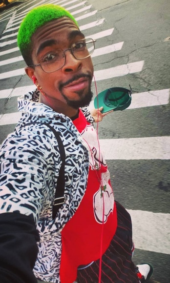 Meet your Posher, Qwymae - Picture 3 of 4